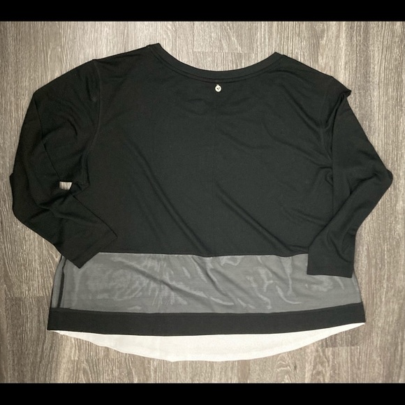 Lane Bryant LIVI 26/28 Lightweight Knit Pullover Top - Picture 2 of 13